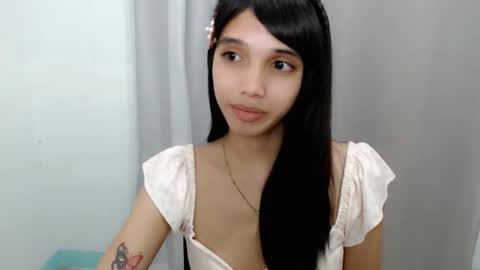 Snapshot of cici_02 chatting on 14, 10, 2025 call me Cici online show from 14, 10, 2025