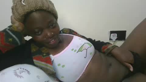 Snapshot of cilia_petite chatting on 6, 2, 2025 cilia petite online show from 6, 2, 2025