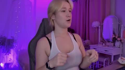 Cin Bellamy online show from 5, 11, 2025