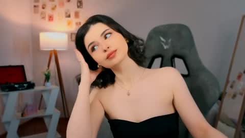 Snapshot of cindyclub_ chatting on 11, 5, 2026 Rebbeka online show from 11, 5, 2026