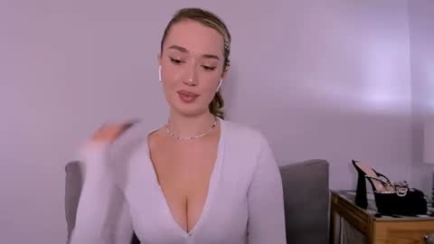 cindyprettywomen online show from 15, 12, 2025