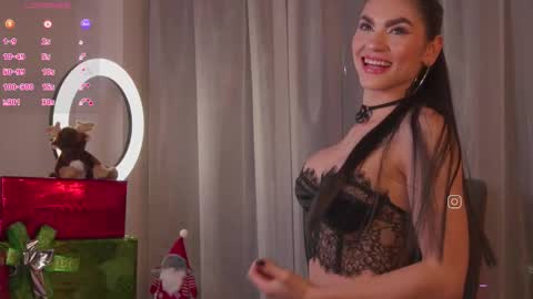 Snapshot of cinthia_jones2 chatting on 3, 12, 2025 Cinthia online show from 3, 12, 2025