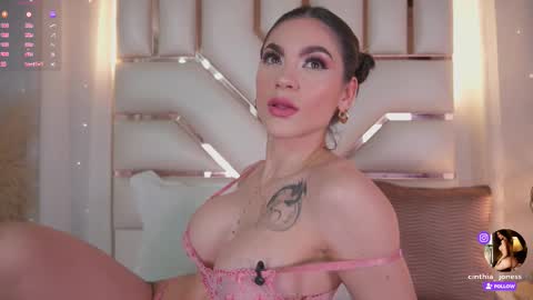 Snapshot of cinthia_jones2 chatting on 10, 2, 2026 Cinthia online show from 10, 2, 2026