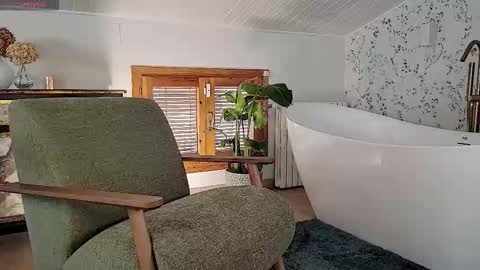 Snapshot of cique_black chatting on 19, 11, 2025 Shara online show from 19, 11, 2025