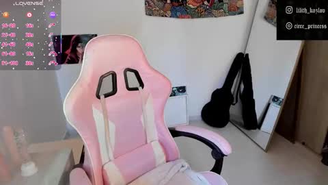 Snapshot of circe_l chatting on 24, 11, 2025 Paulina online show from 24, 11, 2025