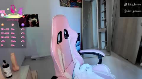 Snapshot of circe_l chatting on 13, 12, 2025 Paulina online show from 13, 12, 2025