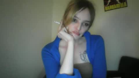 Snapshot of circeandco chatting on 4, 4, 2026 circeandco online show from 4, 4, 2026