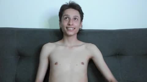 Snapshot of cirosky_elchicopolla chatting on 4, 12, 2025 cirosky_elchicopolla online show from 4, 12, 2025