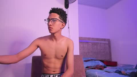 Snapshot of cj_davis1 chatting on 17, 9, 2025 cj_davis1 online show from 17, 9, 2025