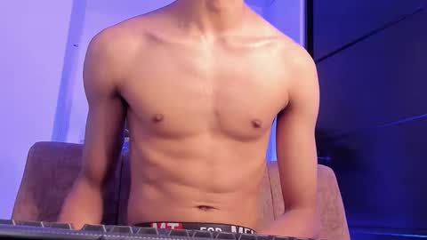 Snapshot of cj_davis1 chatting on 21, 11, 2025 cj_davis1 online show from 21, 11, 2025