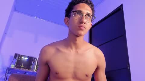 Snapshot of cj_davis1 chatting on 22, 11, 2025 cj_davis1 online show from 22, 11, 2025