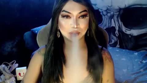 Snapshot of cj_parker69 chatting on 19, 12, 2025 QUEEN CESS online show from 19, 12, 2025