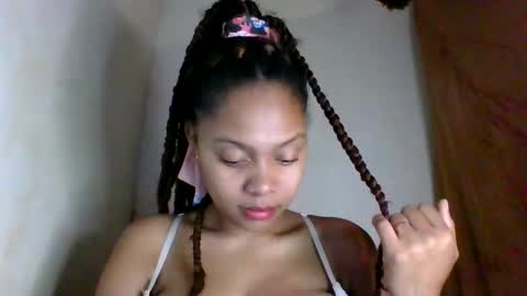 Snapshot of ckamilla45 chatting on 17, 12, 2025 ckamilla45 online show from 17, 12, 2025
