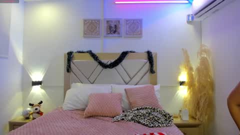 Claire 3 online show from 25, 12, 2024