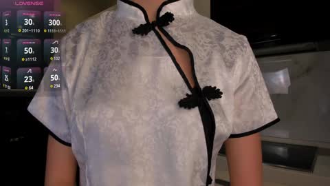 Snapshot of claire_amoure chatting on 12, 1, 2025 Claire online show from 12, 1, 2025