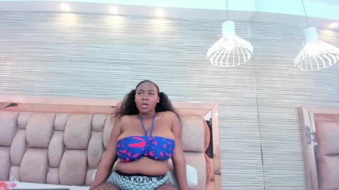 Snapshot of claire_bonny chatting on 29, 11, 2025 claire_bonny online show from 29, 11, 2025