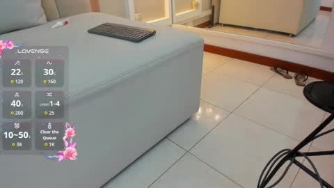 Snapshot of claire_bonny chatting on 13, 12, 2025 claire_bonny online show from 13, 12, 2025