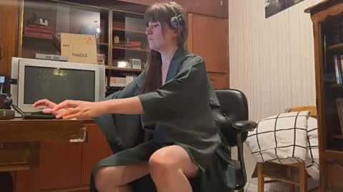 Claire Moulin online show from 27, 5, 2026
