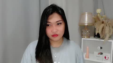 Snapshot of claire_wntr chatting on 19, 5, 2026 CLAIRE online show from 19, 5, 2026