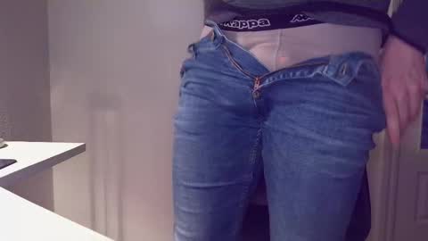 clamshive7 online show from 8, 3, 2026