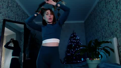 Snapshot of clara_bendover chatting on 8, 1, 2025 Clara online show from 8, 1, 2025