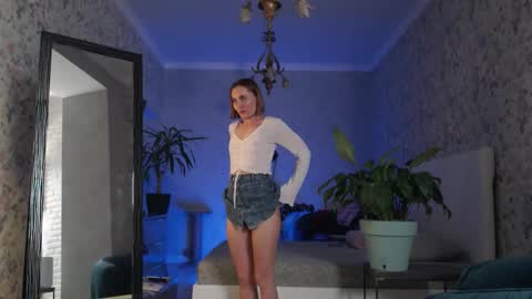 Snapshot of clara_bendover chatting on 25, 10, 2025 Clara online show from 25, 10, 2025