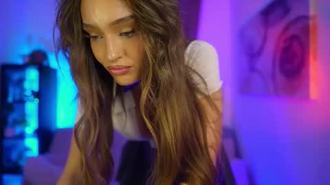 Clara smile online show from 3, 11, 2025