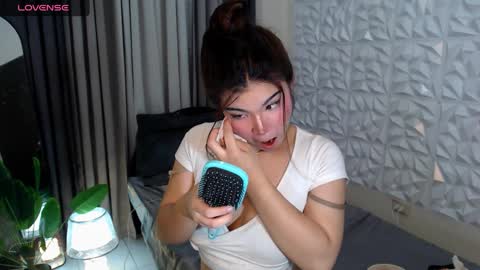 Snapshot of claraakhasova chatting on 22, 12, 2024 Samantha online show from 22, 12, 2024