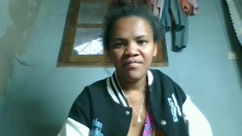 Snapshot of clarisse98 chatting on 21, 10, 2025 clarisse98 online show from 21, 10, 2025