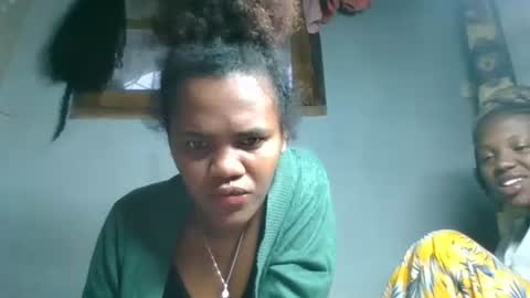 Snapshot of clarisse98 chatting on 26, 10, 2025 clarisse98 online show from 26, 10, 2025