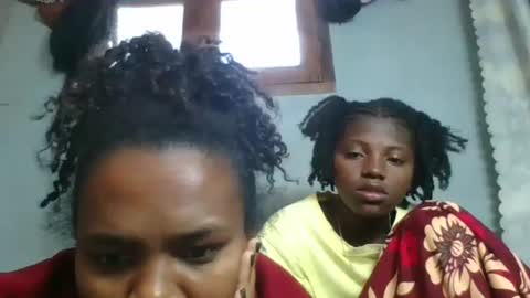 Snapshot of clarisse98 chatting on 28, 10, 2025 clarisse98 online show from 28, 10, 2025