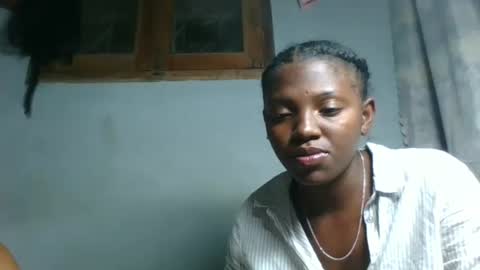 Snapshot of clarisse98 chatting on 30, 10, 2025 clarisse98 online show from 30, 10, 2025