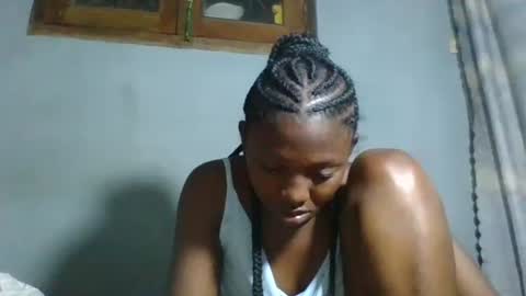 Snapshot of clarisse98 chatting on 2, 11, 2025 clarisse98 online show from 2, 11, 2025