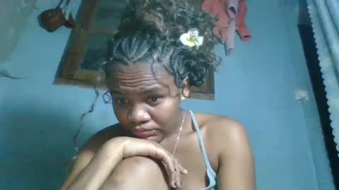 Snapshot of clarisse98 chatting on 8, 11, 2025 clarisse98 online show from 8, 11, 2025