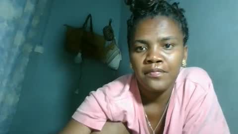 Snapshot of clarisse98 chatting on 5, 12, 2025 clarisse98 online show from 5, 12, 2025