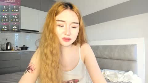 Snapshot of clarity_yumi chatting on 18, 9, 2025 Yumi online show from 18, 9, 2025