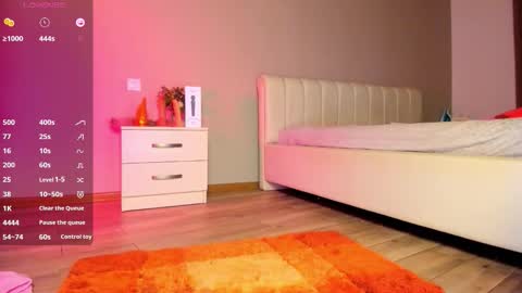 Snapshot of clarity_yumi chatting on 4, 12, 2025 Yumi online show from 4, 12, 2025