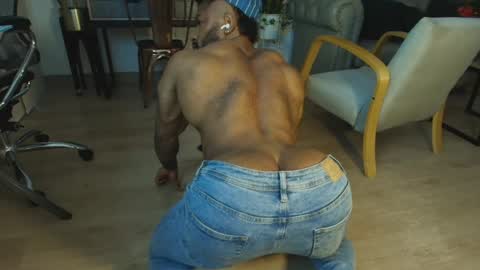 Snapshot of clark_strong chatting on 21, 4, 2026 clark_strong online show from 21, 4, 2026