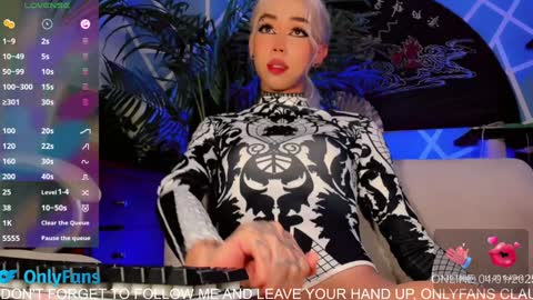 Snapshot of claudia_cooper chatting on 5, 1, 2025 online show from 5, 1, 2025