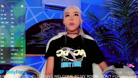 Snapshot of claudia_cooper chatting on 11, 1, 2025 online show from 11, 1, 2025