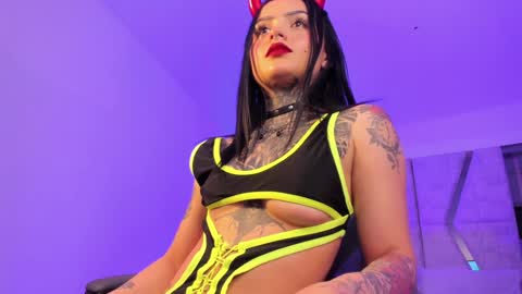 Snapshot of cleeoadams_ chatting on 4, 2, 2025 Cleo Adams online show from 4, 2, 2025