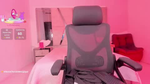 Snapshot of cleeoadams_ chatting on 12, 3, 2025 Cleo Adams online show from 12, 3, 2025