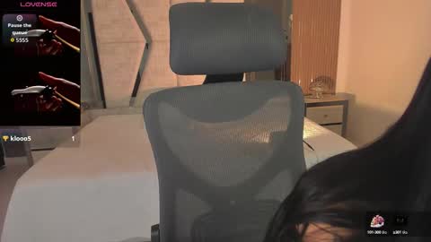 Snapshot of cleeoadams_ chatting on 3, 10, 2025 Cleo Adams online show from 3, 10, 2025