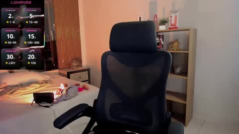 Snapshot of cleeoadams_ chatting on 9, 10, 2025 Cleo Adams online show from 9, 10, 2025