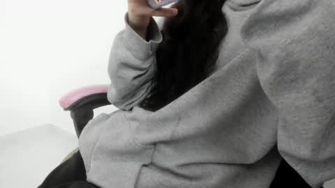 Snapshot of cleosexxx chatting on 18, 9, 2025 cleo y maikol online show from 18, 9, 2025