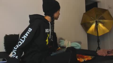 Snapshot of cleosexxx chatting on 19, 10, 2025 cleo y maikol online show from 19, 10, 2025