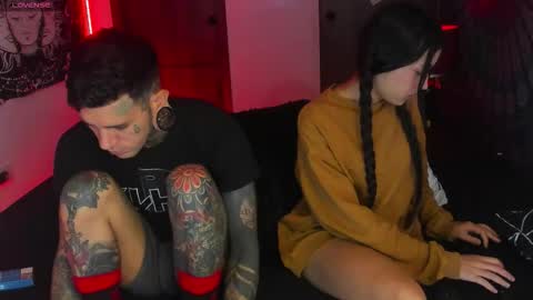 Snapshot of cleosexxx chatting on 21, 11, 2025 cleo y maikol online show from 21, 11, 2025