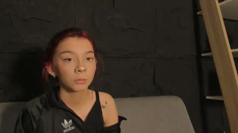 cleowhite_ online show from 21, 11, 2025