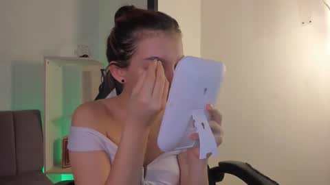 cleowhite_ online show from 19, 2, 2026