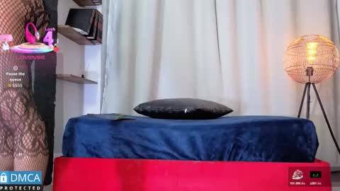 Clhoe online show from 6, 10, 2025